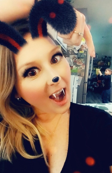 Posh Ambassador Sarah - Picture 4 of 9